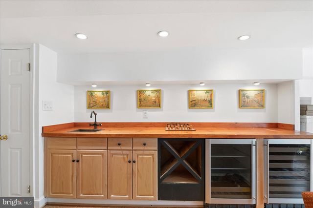 512 INDEPENDENCE AVE SE, Washington, DC 20003