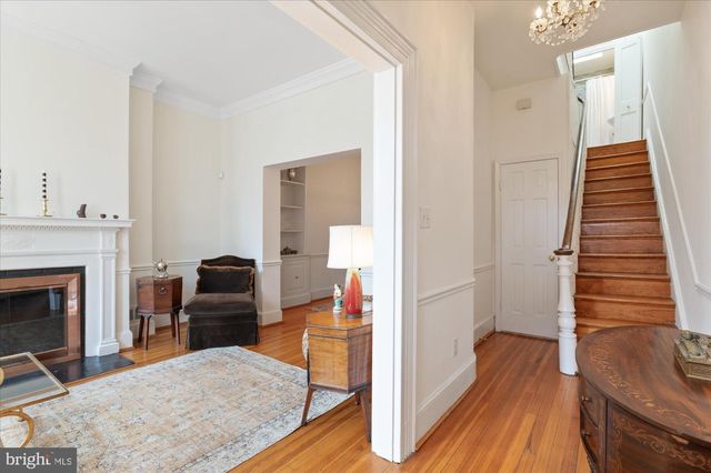 512 INDEPENDENCE AVE SE, Washington, DC 20003