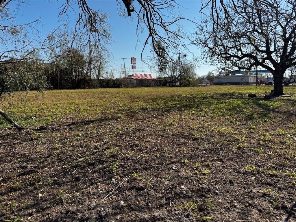 301 Kirkpatrick St, Taft, TX 78390 — exterior
