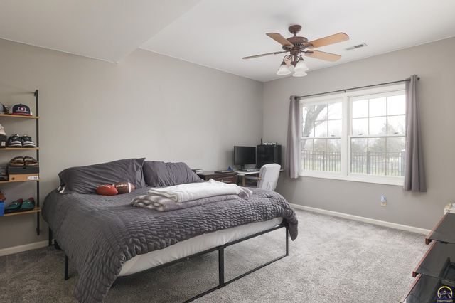 4700 SW Moundview DR, Topeka, KS 66610