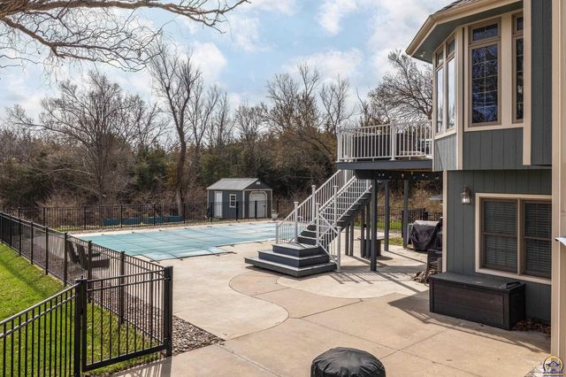 4700 SW Moundview DR, Topeka, KS 66610