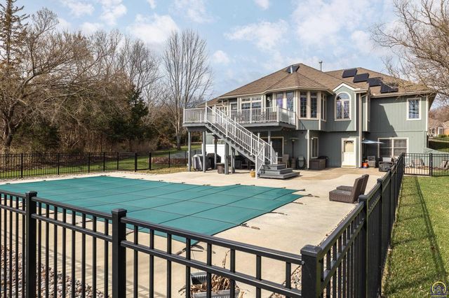 4700 SW Moundview DR, Topeka, KS 66610