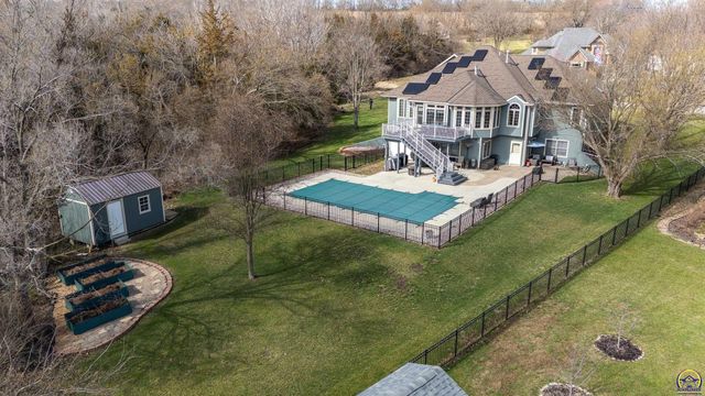 4700 SW Moundview DR, Topeka, KS 66610