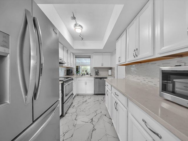 6851 SW 7th Place, North Lauderdale, FL 33068