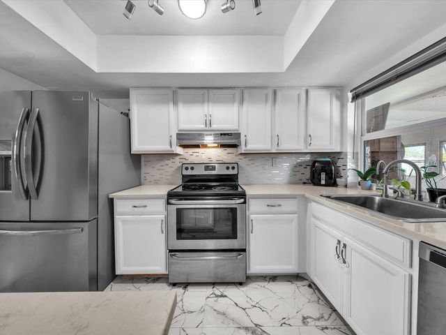 6851 SW 7th Place, North Lauderdale, FL 33068