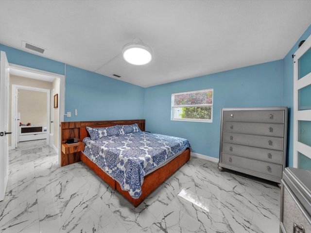6851 SW 7th Place, North Lauderdale, FL 33068