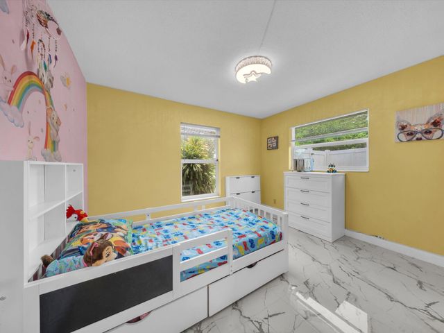 6851 SW 7th Place, North Lauderdale, FL 33068