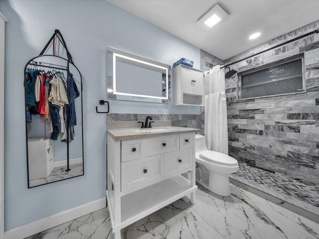 6851 SW 7th Place, North Lauderdale, FL 33068
