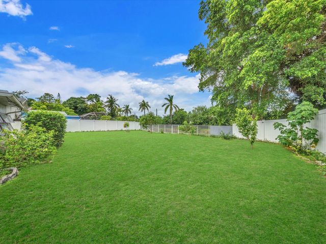 6851 SW 7th Place, North Lauderdale, FL 33068