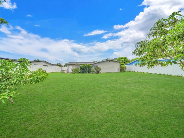 6851 SW 7th Place, North Lauderdale, FL 33068