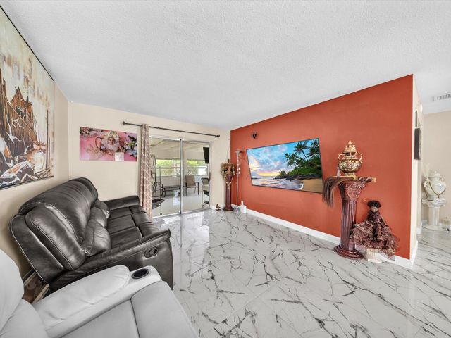 6851 SW 7th Place, North Lauderdale, FL 33068