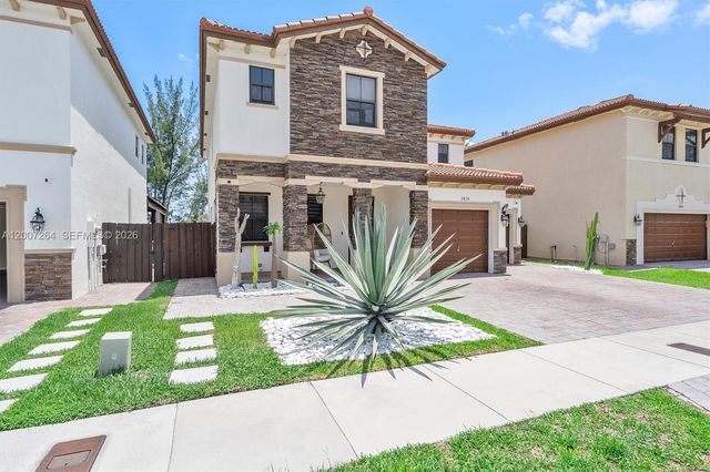 9830 NW 86 TER, Doral, FL 33178