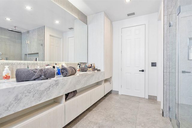 9830 NW 86 TER, Doral, FL 33178