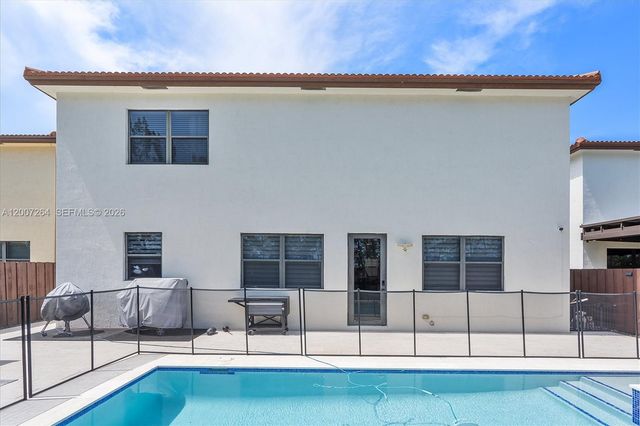 9830 NW 86 TER, Doral, FL 33178