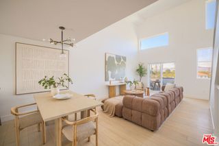 11218 W Victory Boulevard 4, Los Angeles, CA 91606