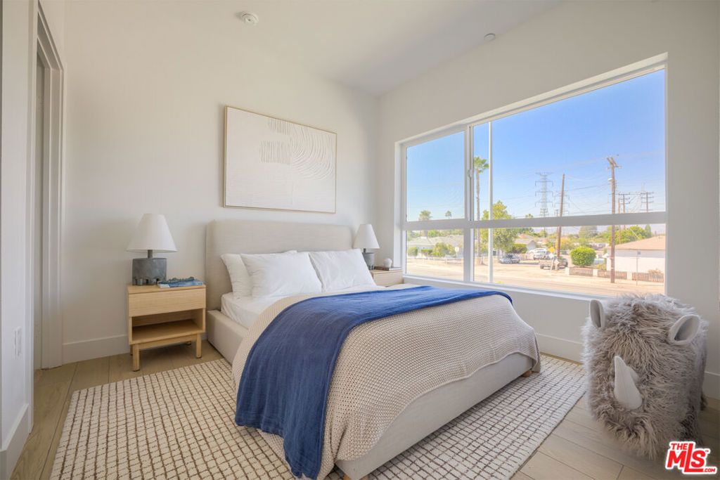 11218 W Victory Boulevard 4, Los Angeles, CA 91606 — photo 3