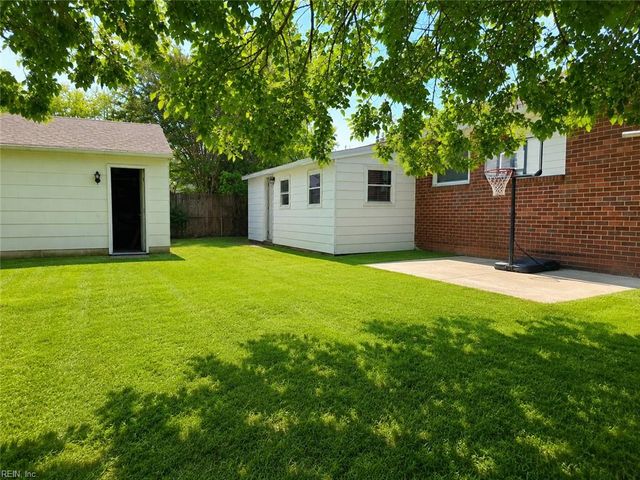 1903 Seward DR, Hampton, VA 23663