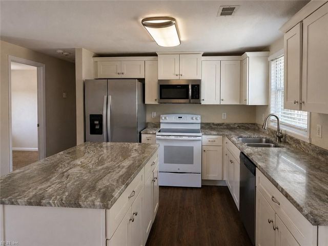1903 Seward DR, Hampton, VA 23663
