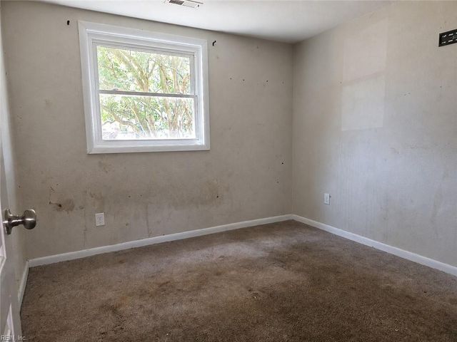 1903 Seward DR, Hampton, VA 23663