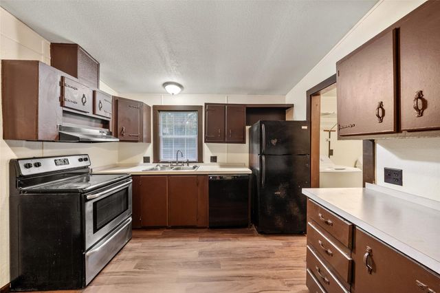 110 Charlies Lane, Trinity, TX 75862
