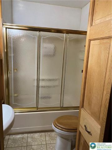 1254 River Road, Upper Mt Bethel Twp, PA 18343