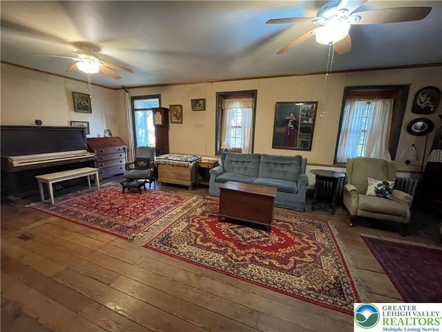 1254 River Road, Upper Mt Bethel Twp, PA 18343