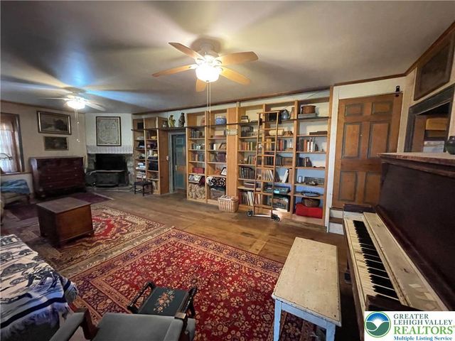 1254 River Road, Upper Mt Bethel Twp, PA 18343