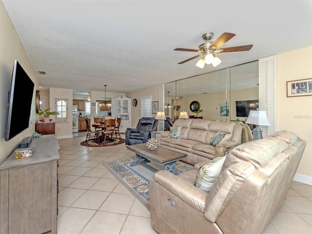414 CIRCLEWOOD DRIVE H2, Venice, FL 34293