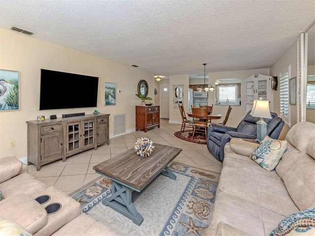 414 CIRCLEWOOD DRIVE H2, Venice, FL 34293
