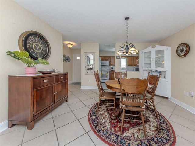 414 CIRCLEWOOD DRIVE H2, Venice, FL 34293