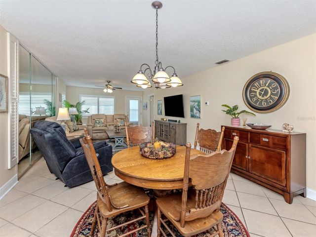 414 CIRCLEWOOD DRIVE H2, Venice, FL 34293