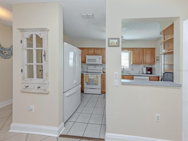414 CIRCLEWOOD DRIVE H2, Venice, FL 34293
