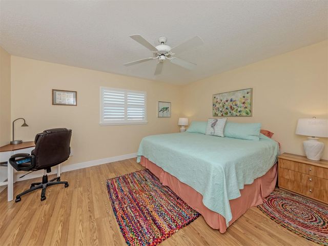 414 CIRCLEWOOD DRIVE H2, Venice, FL 34293