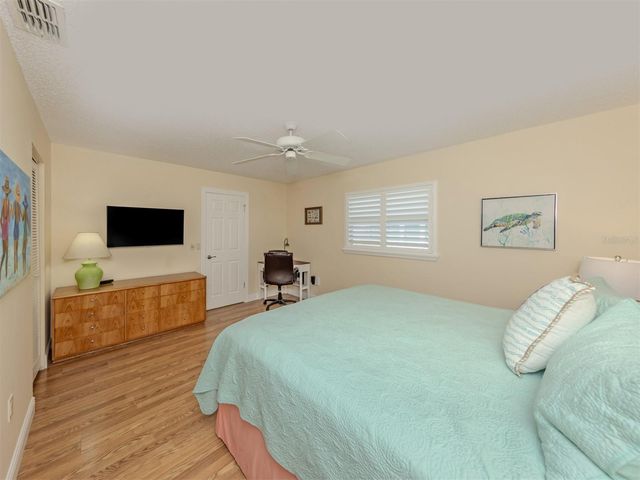 414 CIRCLEWOOD DRIVE H2, Venice, FL 34293