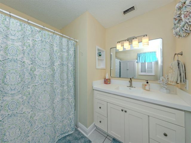 414 CIRCLEWOOD DRIVE H2, Venice, FL 34293
