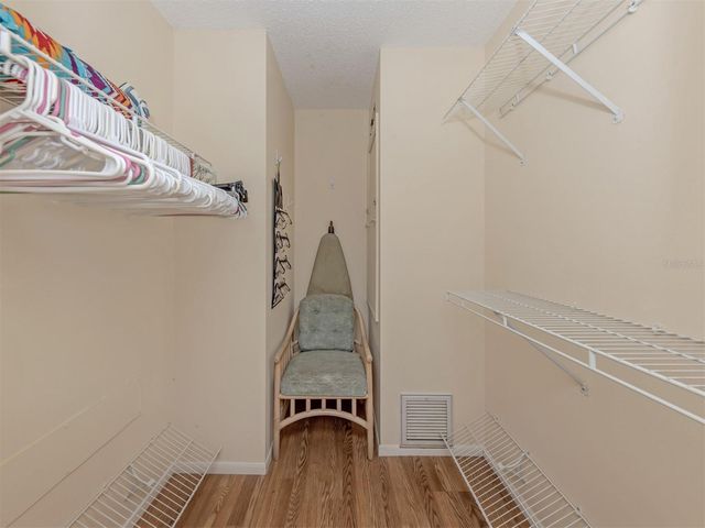 414 CIRCLEWOOD DRIVE H2, Venice, FL 34293