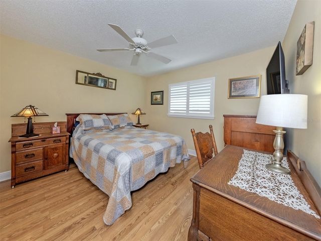 414 CIRCLEWOOD DRIVE H2, Venice, FL 34293