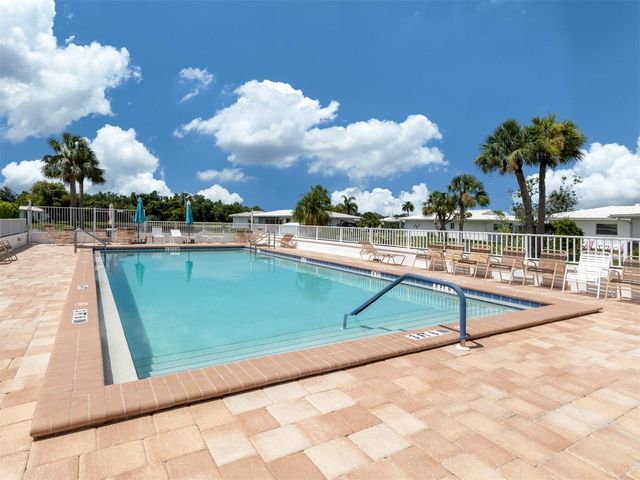 414 CIRCLEWOOD DRIVE H2, Venice, FL 34293