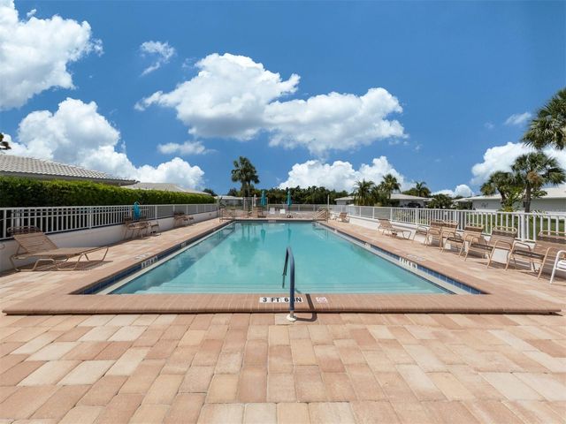 414 CIRCLEWOOD DRIVE H2, Venice, FL 34293