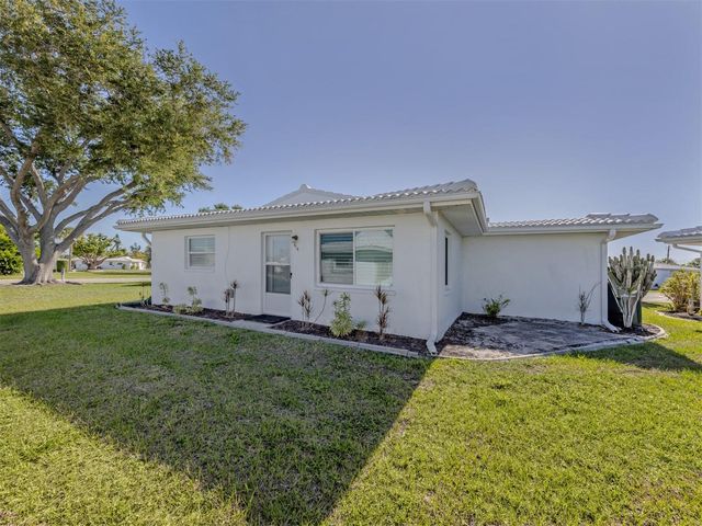 414 CIRCLEWOOD DRIVE H2, Venice, FL 34293