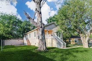 6054 Ridgeway Drive, Houston, TX 77033
