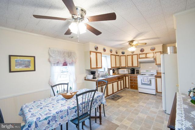 810 SEABREEZE RD, Cambridge, MD 21613