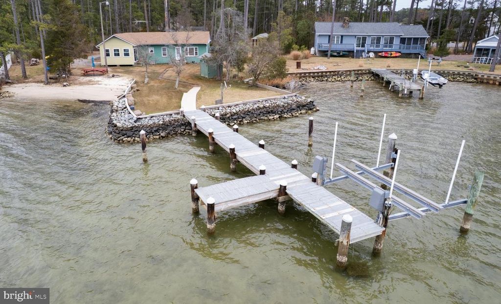 810 SEABREEZE RD, Cambridge, MD 21613