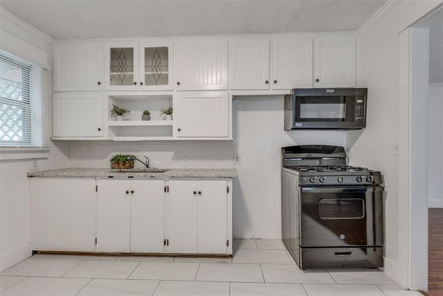 516 E Rickenbacker Drive, Midwest City, OK 73110