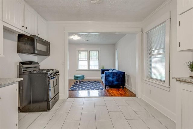 516 E Rickenbacker Drive, Midwest City, OK 73110