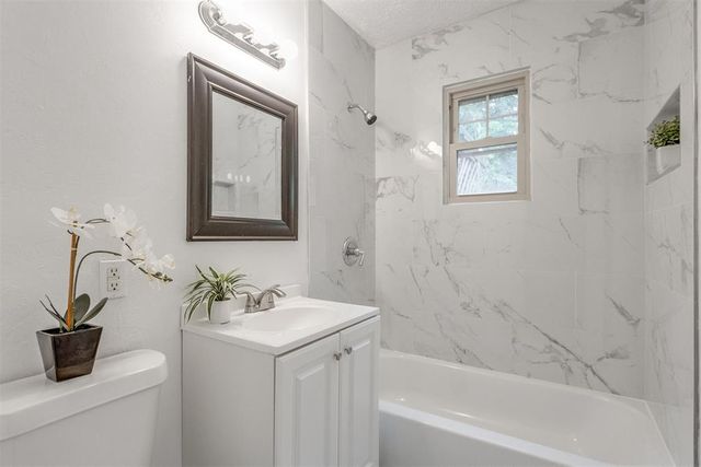 516 E Rickenbacker Drive, Midwest City, OK 73110