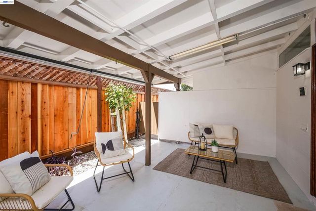 2571 Ocala St, Hayward, CA 94545