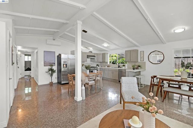 2571 Ocala St, Hayward, CA 94545