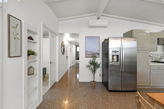 2571 Ocala St, Hayward, CA 94545