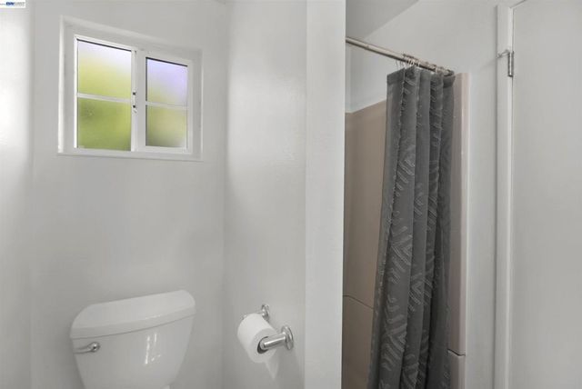 2571 Ocala St, Hayward, CA 94545